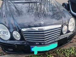 Schwarz Gebraucht 2006 Mercedes E200 Avantgarde Limousine | 5.250 € (Fairer Preis)