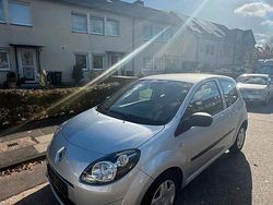Silber Gebraucht 2011 Renault Twingo Kleinwagen | 1.250 €