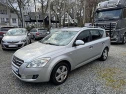 Kirunasilber met. Gebraucht 2009 Kia Ceed Sportswagon Kombi | 1.999 € (Guter Preis)