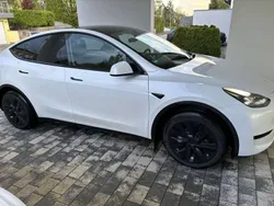 Gebraucht 2023 Tesla Model Y Standard Range SUV | 36.990 € (Etwas zu teuer)