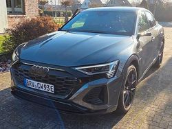 Grau Gebraucht 2023 Audi Q8 e-tron S-Line SUV | 59.990 € (Teuer)