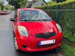 Rot Gebraucht 2007 Toyota Yaris Cool Limousine | 4.000 € (Fairer Preis)