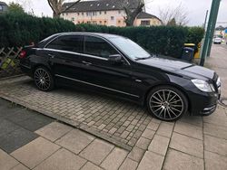 Schwarz Gebraucht 2010 Mercedes E250 Limousine | 11.300 € (Etwas zu teuer)