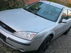 Silber Gebraucht 2001 Ford Mondeo Limousine | 950 € (Fairer Preis)