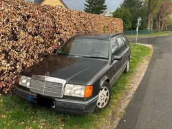 Grau Gebraucht 1989 Mercedes E230 Kombi | 1.500 €