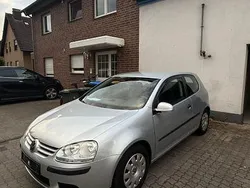 Silber Gebraucht 2005 VW Golf IV Trendline Limousine | 2.900 € (Etwas zu teuer)