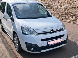 Weiß Gebraucht 2016 Citroën Berlingo Van / Kleinbus | 19.900 €