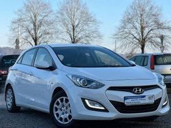 Weiß Gebraucht 2014 Hyundai i30 Trend Limousine | 4.599 € (Fairer Preis)