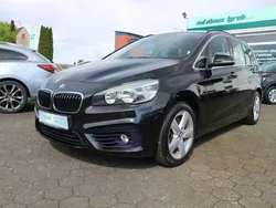 Black sapphire metallic Gebraucht 2016 BMW 220 Sport Line Van / Kleinbus | 17.990 € (Fairer Preis)