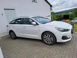 Weiß Gebraucht 2019 Hyundai i30 Turbo Kombi | 14.500 € (Fairer Preis)