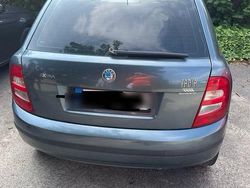 Grau Gebraucht 2004 Skoda Fabia Kleinwagen | 500 € (Superpreis)