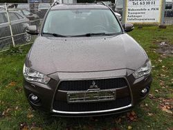 Grau Gebraucht 2011 Mitsubishi Outlander Intense SUV | 7.699 € (Fairer Preis)