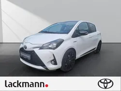 Weiss Gebraucht 2019 Toyota Yaris Hybrid Sport Limousine | 17.890 € (Fairer Preis)