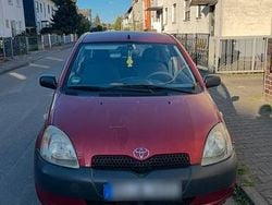 Rot Gebraucht 2002 Toyota Yaris Eco Limousine | 1.150 € (Guter Preis)