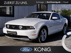 Weiss Gebraucht 2010 Ford Mustang GT Coupé | 29.889 €