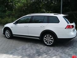 Weiß Gebraucht 2018 VW Golf VII Kombi | 19.990 €