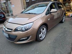 Gold Gebraucht 2013 Opel Astra Kombi | 3.999 € (Fairer Preis)