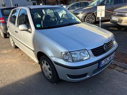 Silber Gebraucht 2001 VW Polo Trendline Limousine | 1.850 € (Etwas zu teuer)