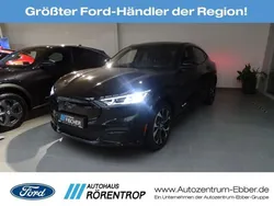 Schwarz Gebraucht 2022 Ford Mustang Mach-E Premium SUV | 49.974 €