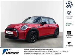 Rot Gebraucht 2021 Mini Cooper Classic Kleinwagen | 18.830 € (Etwas zu teuer)
