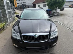 Schwarz Gebraucht 2011 Skoda Octavia Kombi | 2.500 €