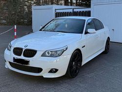 Weiß Gebraucht 2009 BMW 525 M Sport Limousine | 14.999 €