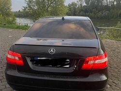 Schwarz Gebraucht 2009 Mercedes E220 Limousine | 8.990 € (Fairer Preis)