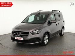 Grau Gebraucht 2023 Mercedes T180 Progressive Van / Kleinbus | 26.890 € (Fairer Preis)