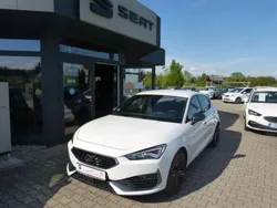 Weiß Gebraucht 2022 Cupra Leon VZ Limousine | 25.750 € (Guter Preis)