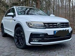 Weiß Gebraucht 2018 VW Tiguan R-line SUV | 25.499 € (Etwas zu teuer)
