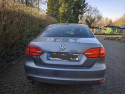 Grau Gebraucht 2011 VW Jetta Comfortline Limousine | 8.500 € (Teuer)