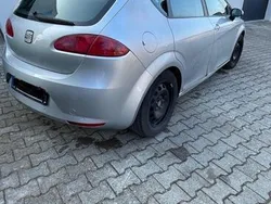 Silber Gebraucht 2005 Seat Leon Reference Limousine | 1.100 €