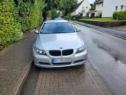 Grau Gebraucht 2008 BMW 320 Kombi | 2.800 € (Superpreis)