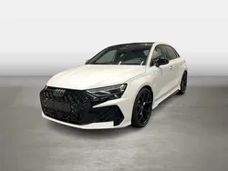 Arkonaweiss Neu 2025 Audi RS3 Sportback Ambiente Kleinwagen | 67.580 € (Guter Preis)