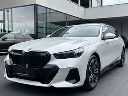 Weiß Gebraucht 2024 BMW 520 M Sport Kombi | 49.680 € (Fairer Preis)