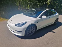 Weiß Gebraucht 2022 Tesla Model 3 Limousine | 29.900 € (Etwas zu teuer)