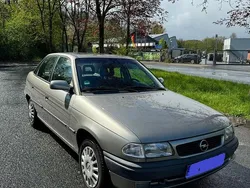 Silber Gebraucht 1996 Opel Astra Limousine | 1.799 € (Fairer Preis)