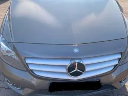 Braun Gebraucht 2012 Mercedes B180 Edition 1 Van / Kleinbus | 10.600 € (Fairer Preis)