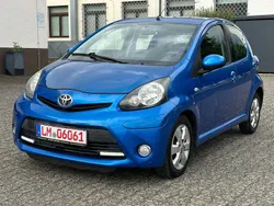 Blau Gebraucht 2013 Toyota Aygo Basis Kleinwagen | 4.500 € (Fairer Preis)