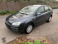 Grau Gebraucht 2006 Ford Focus Fun X Limousine | 1.900 € (Guter Preis)