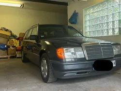 Schwarz Gebraucht 1993 Mercedes 220 Limousine | 7.000 €