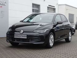 Grenadillschwarz metallic (metallic) Gebraucht 2024 VW Golf VIII Life Limousine | 29.900 € (Etwas zu teuer)