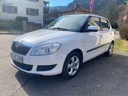 Weiß Gebraucht 2012 Skoda Fabia Family Limousine | 3.999 € (Guter Preis)