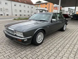 Jaguar XJ40