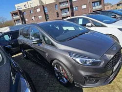 Grau Gebraucht 2022 Ford S-MAX ST-Line Van / Kleinbus | 28.890 € (Etwas zu teuer)