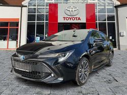 Black mica / ink Gebraucht 2022 Toyota Corolla Team Kombi | 23.340 € (Superpreis)