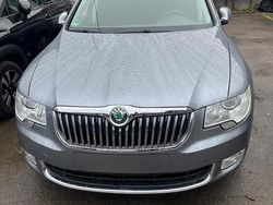 Grau Gebraucht 2013 Skoda Superb Kombi | 8.999 € (Guter Preis)