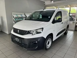 Weiß Gebraucht 2023 Peugeot Partner Premium Van / Kleinbus | 16.990 € (Fairer Preis)