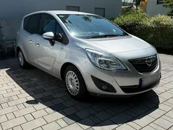 Silber Gebraucht 2011 Opel Meriva Van / Kleinbus | 4.930 € (Teuer)