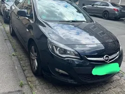 Schwarz Gebraucht 2014 Opel Astra Eco Kombi | 3.490 € (Etwas zu teuer)